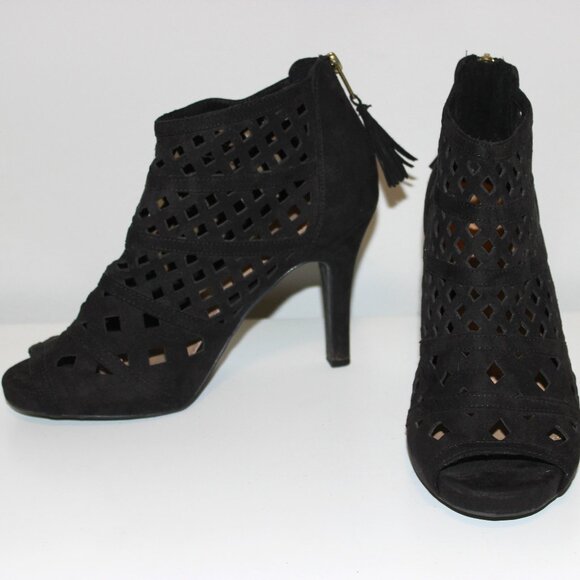Lane Bryant Black Suede Laser Cut Out Peep Toe Mesh Tassel Zip Up Heels Size 10W - Picture 1 of 8